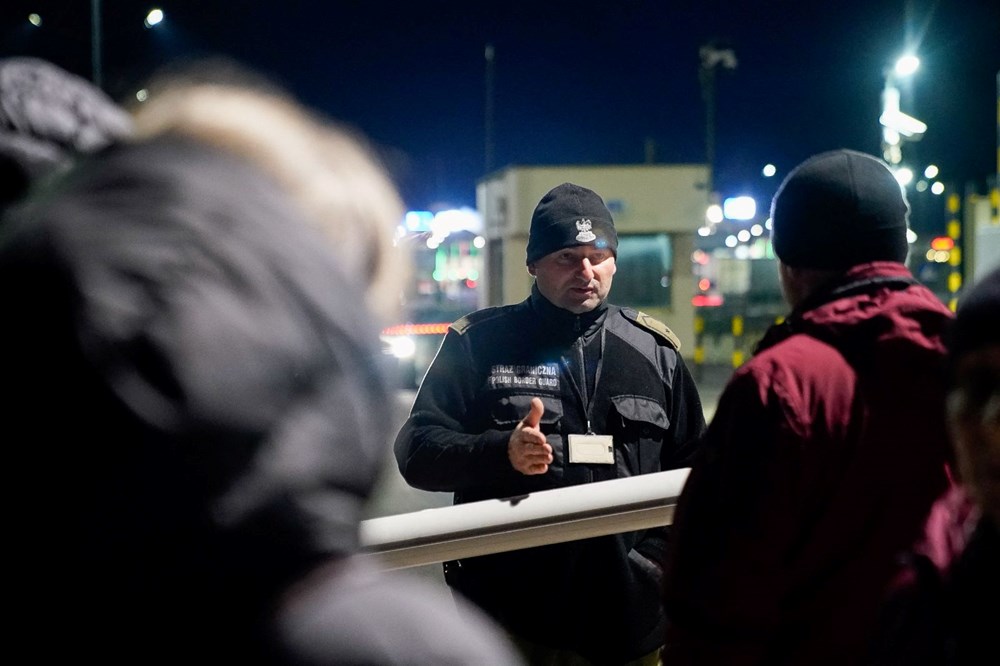 Avrupa'da yeni mülteci akını: 100 bin kişi sınırı geçti - 15