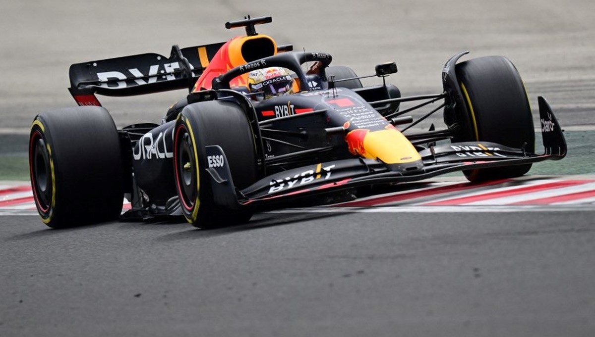 Verstappen Macaristan'da zafere ulaştı