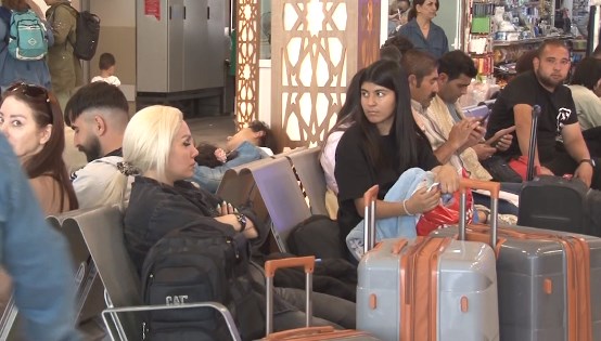 Hava sahası kapandı, İranlılar karayoluyla Türkiye'ye geldi