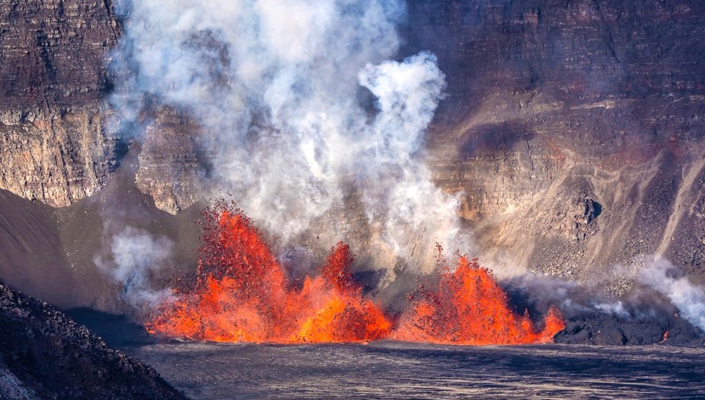 Hawaii'de lavların dansı: Kilauea Yanardağı'nda yeni patlama