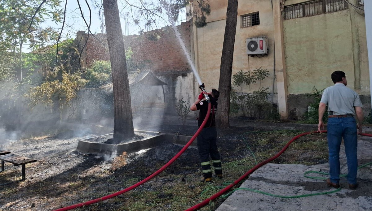 Araştırma merkezinin bahçesinde yangın