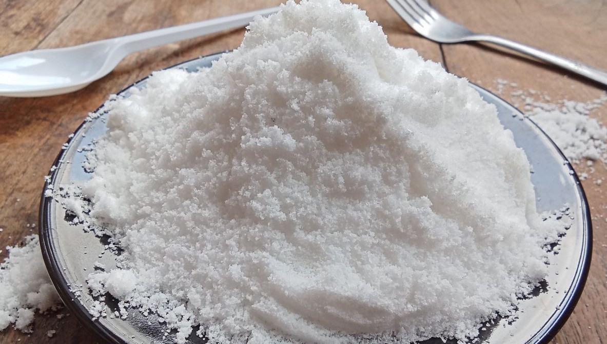 Buzdolabına tuz dökünce bakın ne oluyor? Bu etkisini çok az kişi biliyordu