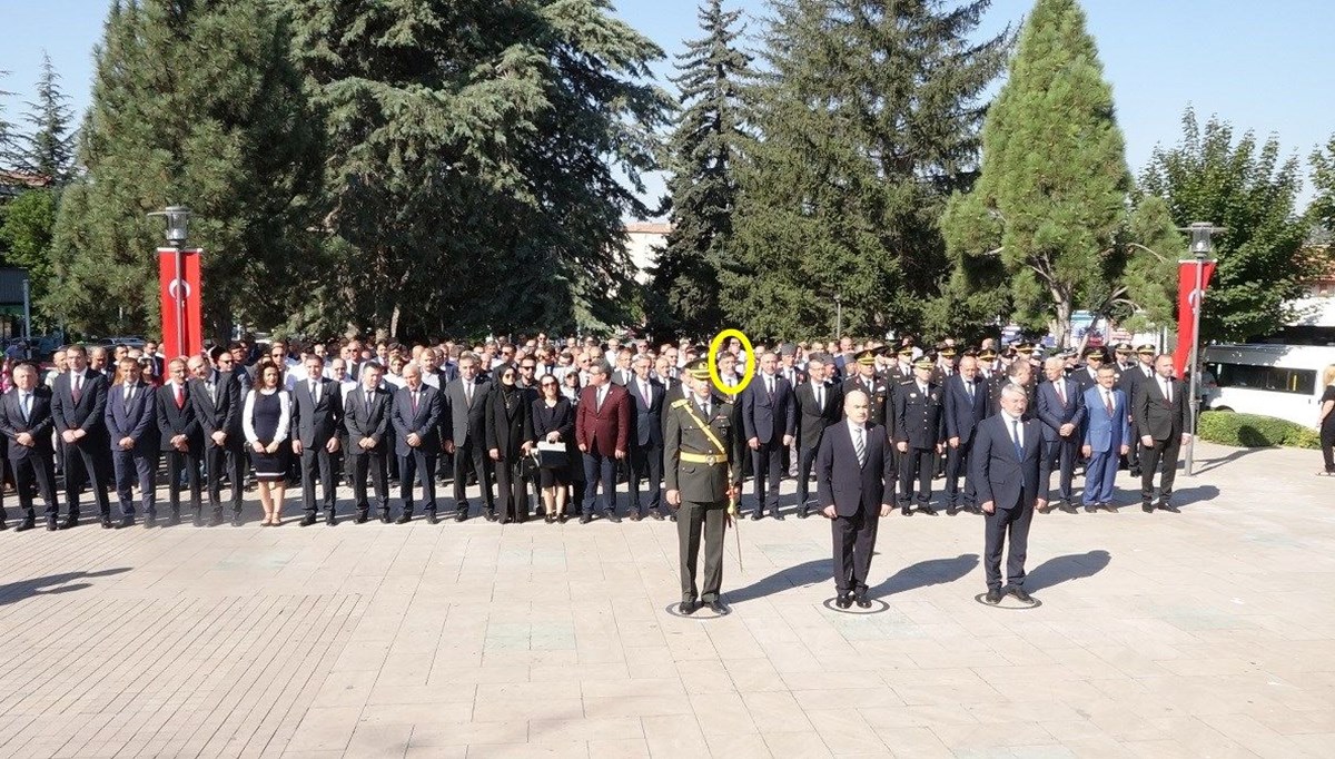Çorum Baro Başkanı 30 Ağustos töreninde fenalaştı Çorum Baro Başkanı 30 Ağustos töreninde fenalaştı
