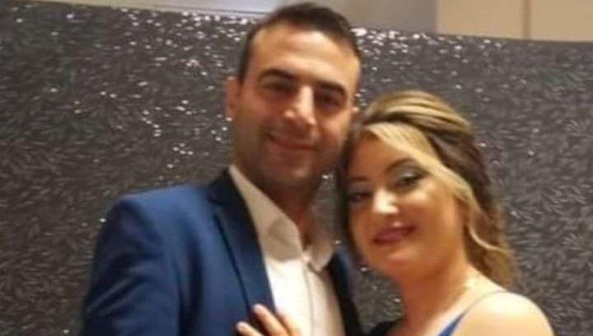 Güzellik merkezi önünde dehşet: Eşini ve yanındaki kişiyi bıçaklayıp intihar etti Güzellik merkezi önünde dehşet: Eşini ve yanındaki kişiyi bıçaklayıp intihar etti