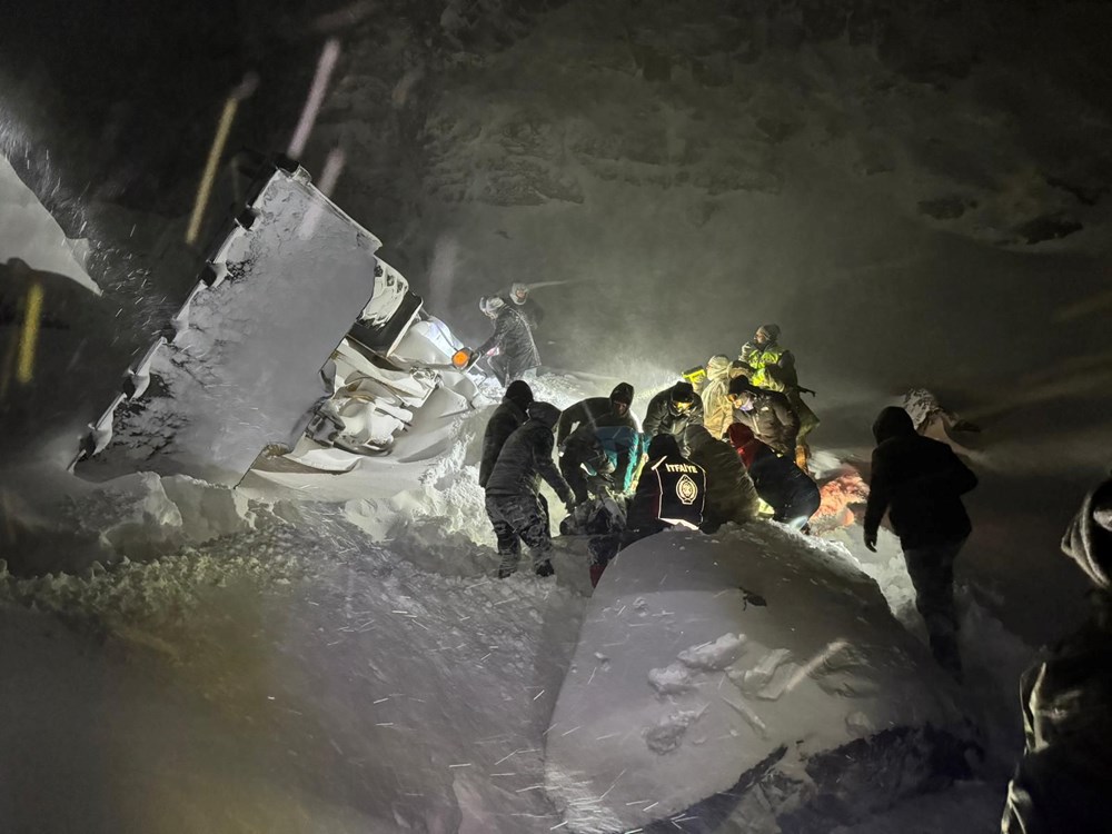 Ağrı'da yol açma çalışmasında facia: 2 ölü, 2 kayıp - 1