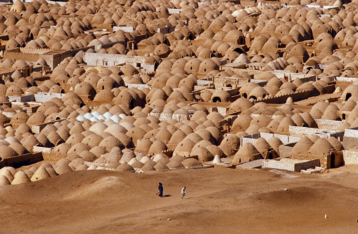 Sahip olduğu Ölüler Şehri ile turistler için bir cazibe merkezi olan El Minye