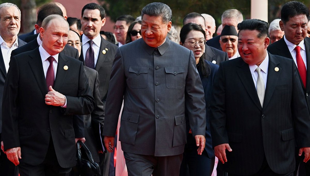 Putin, Kim ve Putin yan yana