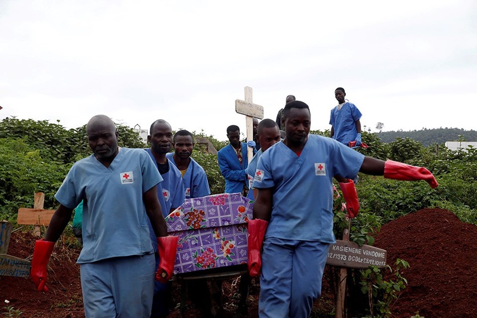 Kongo'daki Ebola salgınında 4 günde 43 kişi öldü - 1