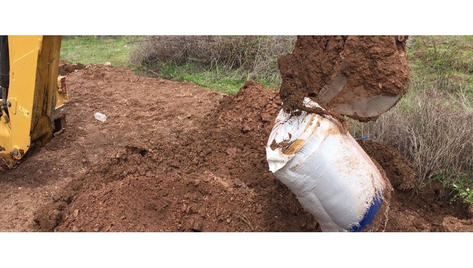Lice'de toprağa gömülü 3 ton esrar ele geçirildi