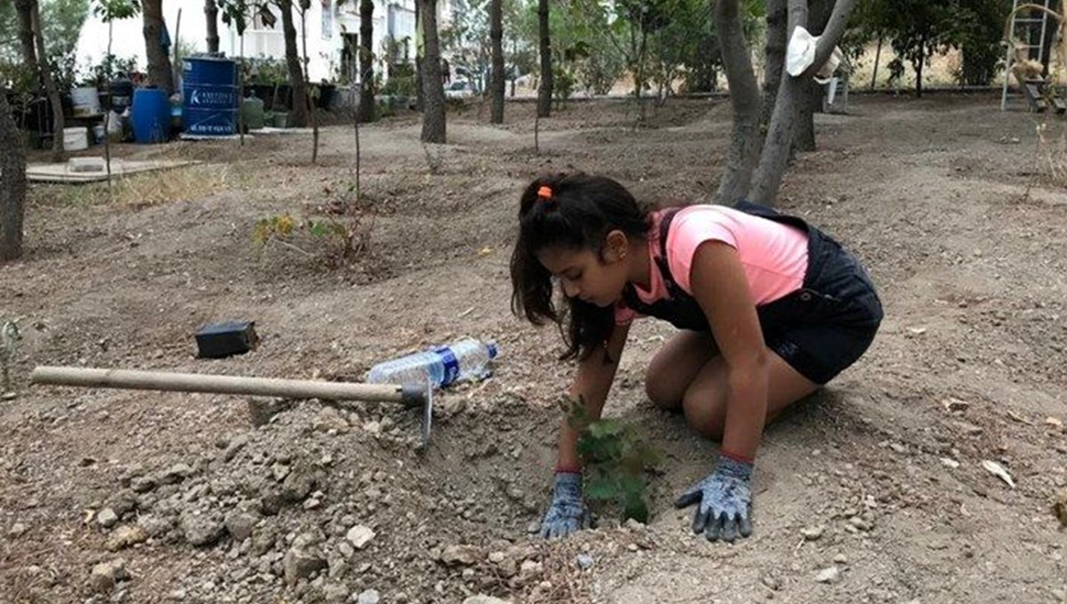 11 yaşındaki Kumsal, iklim krizine karşı proje üretiyor 11 yaşındaki Kumsal, iklim krizine karşı proje üretiyor