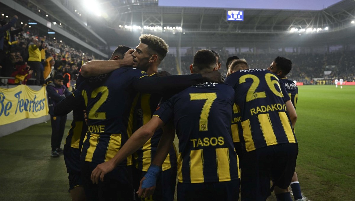 Beşiktaş Türkiye Kupası'na veda etti, Ankaragücü çeyrek finale yükseldi