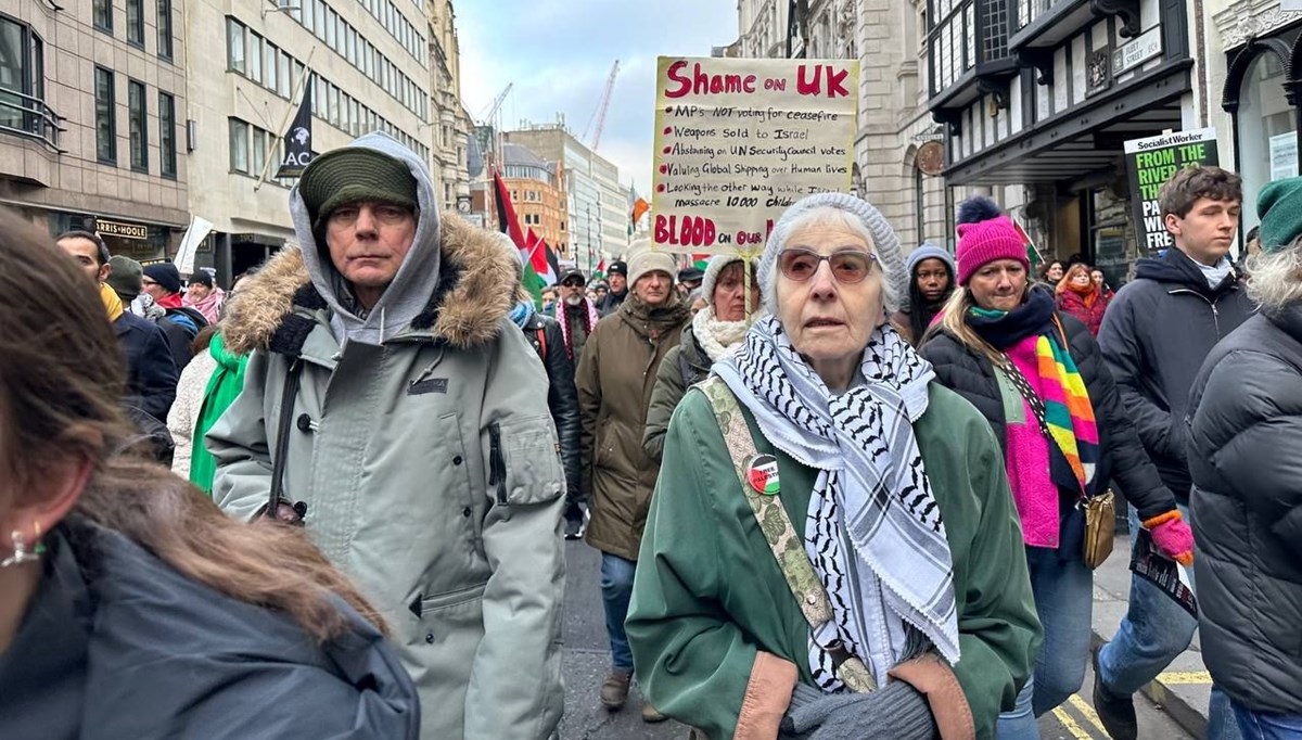 Londra'da Filistin ile dayanışma yürüyüşü: Acil ateşkes çağrısı yapıldı