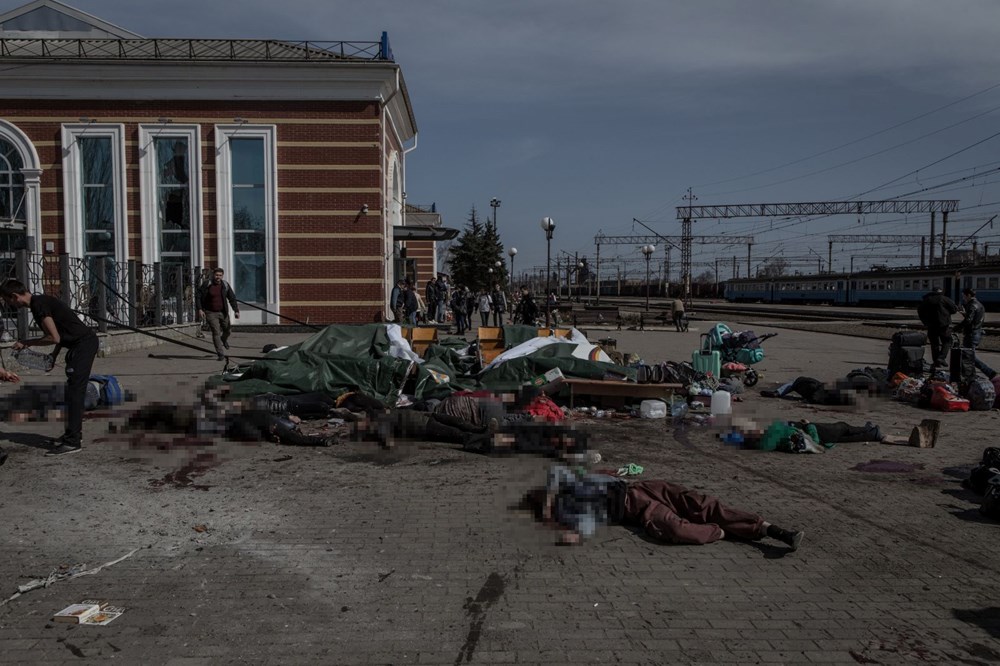 Rusya Ukrayna'da Kramatorsk tren garını vurdu: Olay yerinden fotoğraflar - 5
