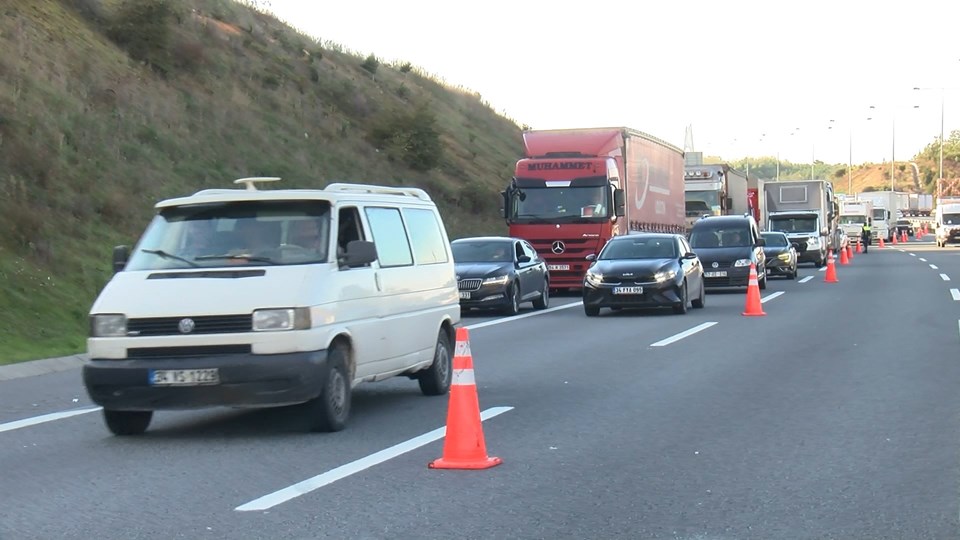 Kuzey Marmara Otoyolu'nda TIR otomobile çarptı: 1 ölü, 4 yaralı - 2