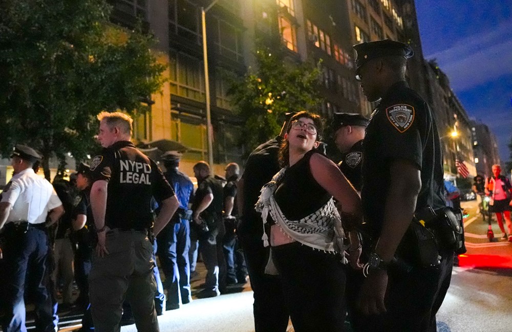 Polis tarafından öldürülen Sonya Massey için adalet! Binlerce kişi New York sokaklarında yürüdü - 4