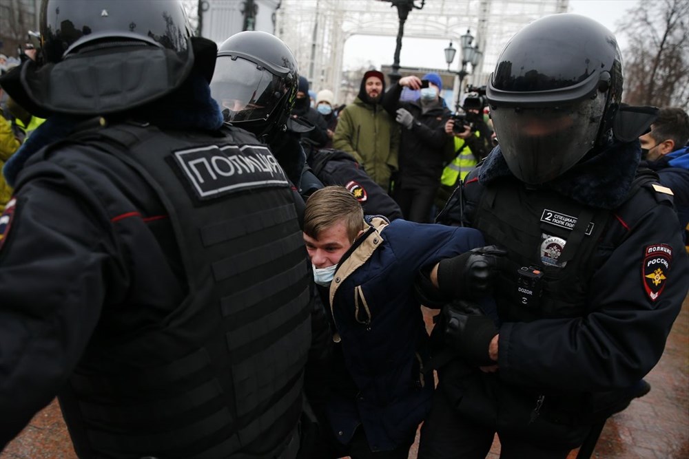Navalny'nin çağrısının ardından Rusya'da sokaklar karıştı: 2 binden fazla kişi gözaltında - 26