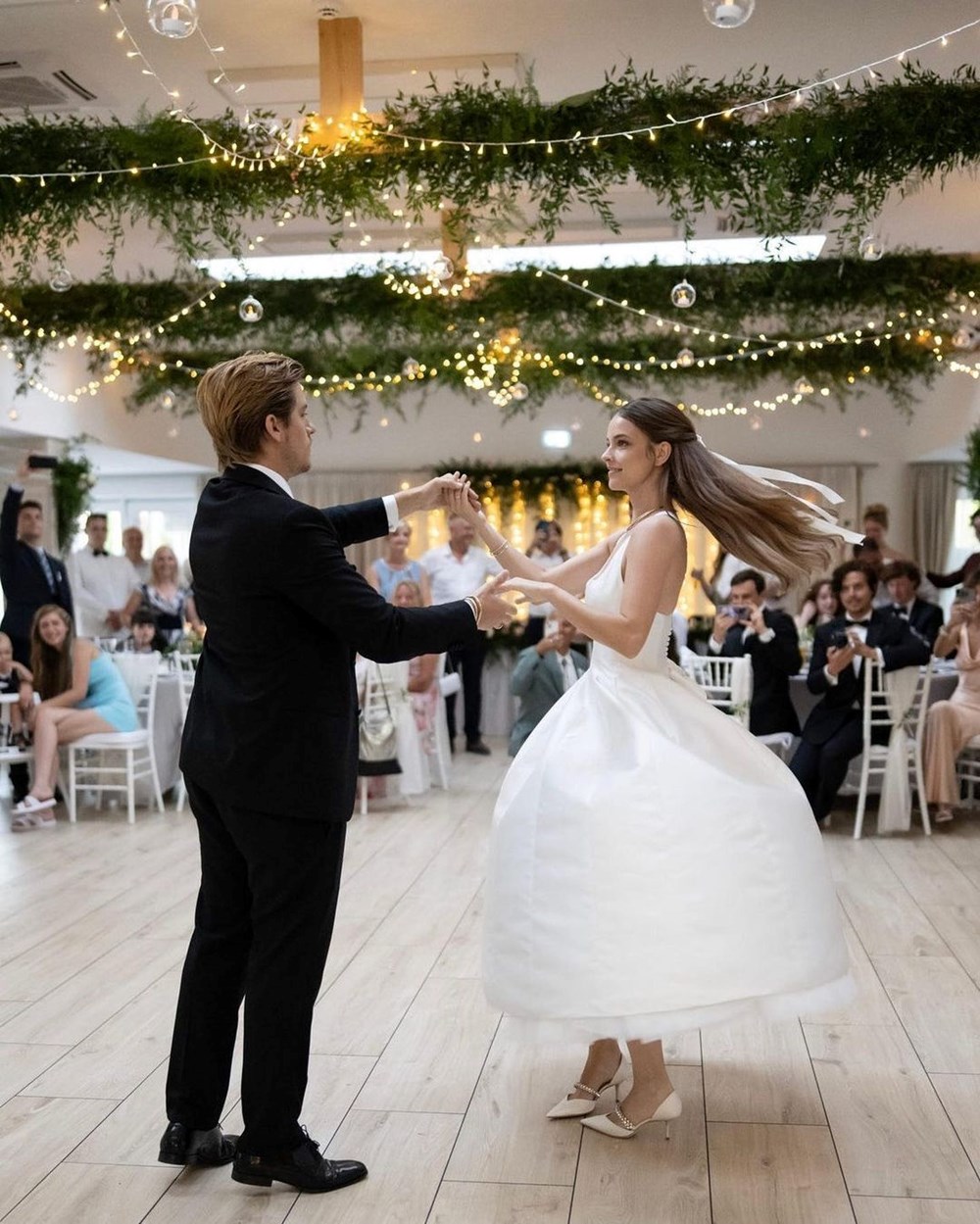 Barbara Palvin-Dylan Sprouse birlikteliğinde kriz: Aldatma iddiası gündemde - 7