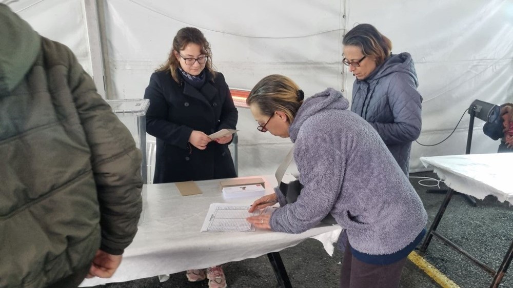 CHP ön seçim sonuçları 23 Mart 2025: CHP Cumhurbaşkanı adayı belirleme seçiminde üye ve üye olmayan kaç kişi oy kullandı? 73 C0NjqUFSbkWASUVy6qp Ag