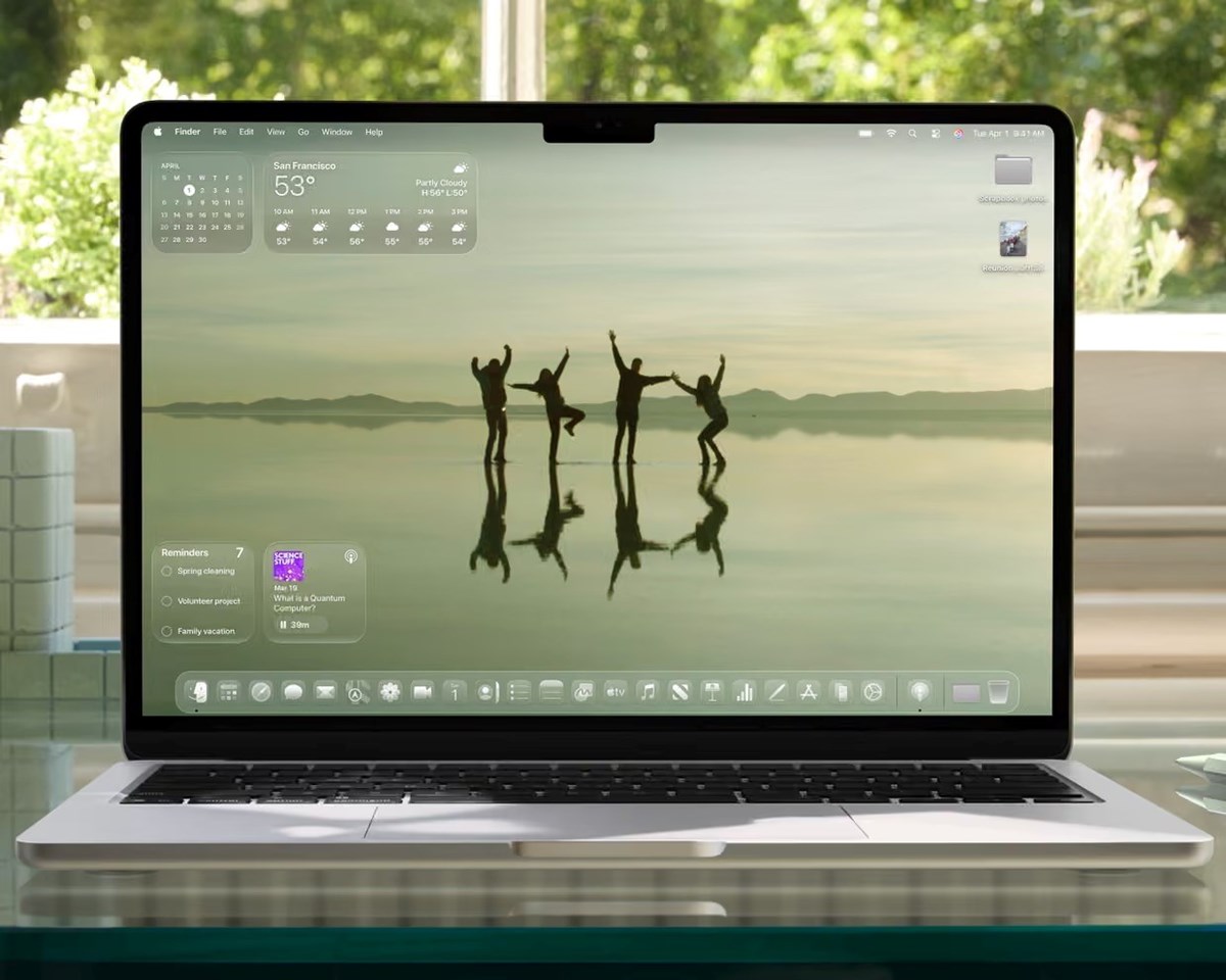 "macOS 26 Tahoe" güncellemesi, iPhone ve iPad’deki pek çok görsel yeniliği Mac’e taşıyor.