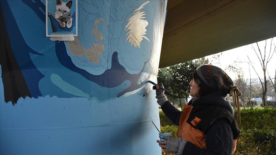 Trabzonlu ressamlar fırçalarıyla kentin duvarlarını renklendiriyor - 1