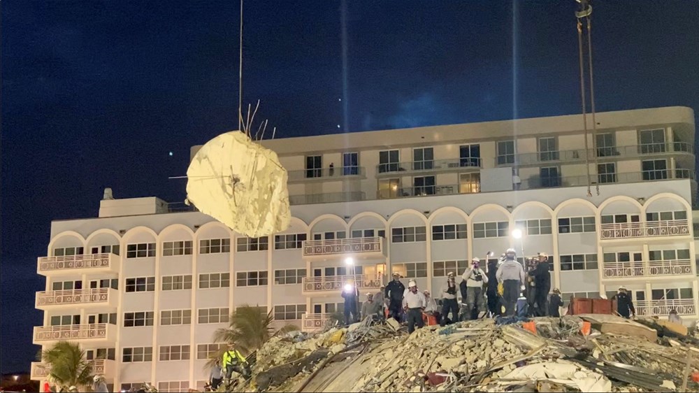 ABD'de çöken binada zamana karşı yarış - 7