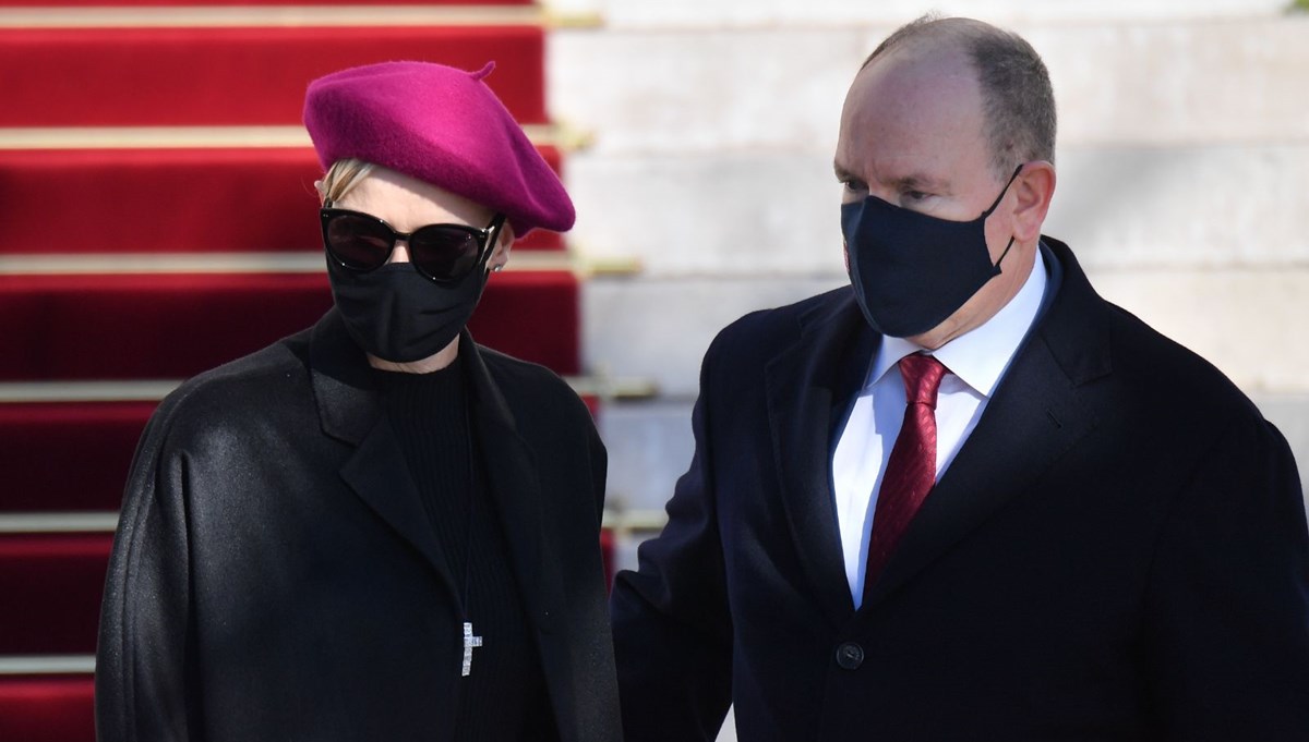 Prenses Charlene takma isimle tedavi oldu