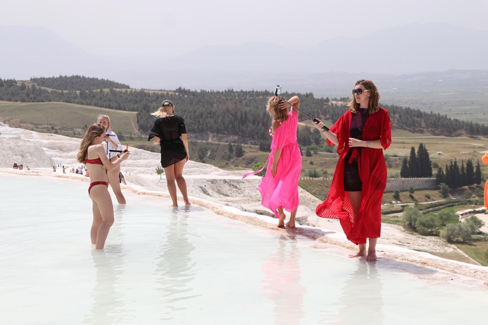'Beyaz cennet' Pamukkale turistlere kaldı - 4