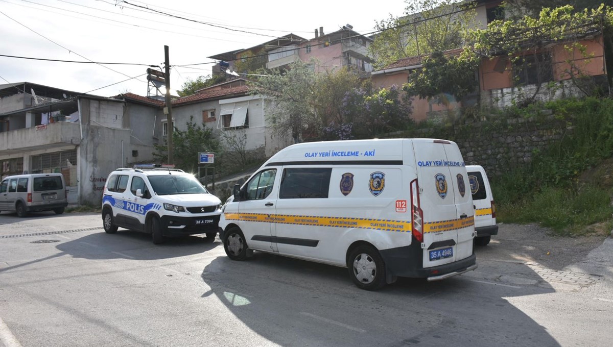 Kendisini iterek yere düşüren oğlunu öldürdü Kendisini iterek yere düşüren oğlunu öldürdü