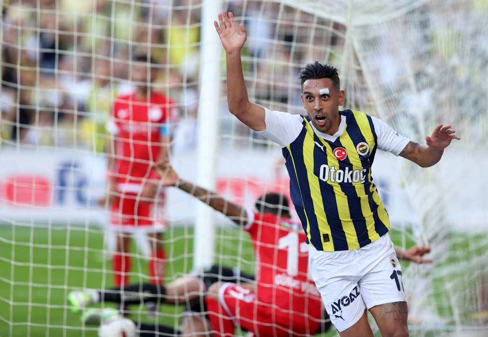 Gol düellosunda kazanan Fenerbahçe (Fenerbahçe: 3 - Antalyaspor: 2) - 11