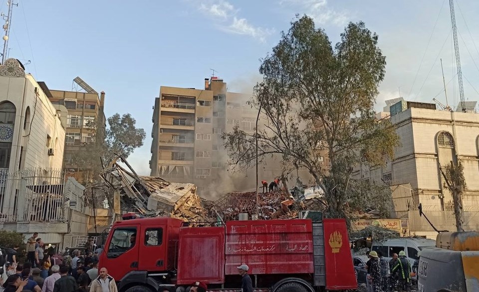 İsrail'den Şam'a hava saldırısı | İran: 2 general dahil 7 yetkili öldü - 1
