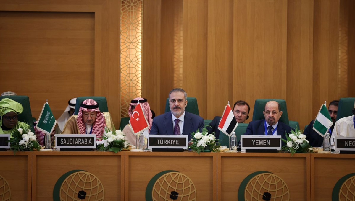 Dışişleri Bakanı Fidan: Müslüman ülkeler, Filistin halkının bekasını teminat altına almalı Dışişleri Bakanı Fidan: Müslüman ülkeler, Filistin halkının bekasını teminat altına almalı
