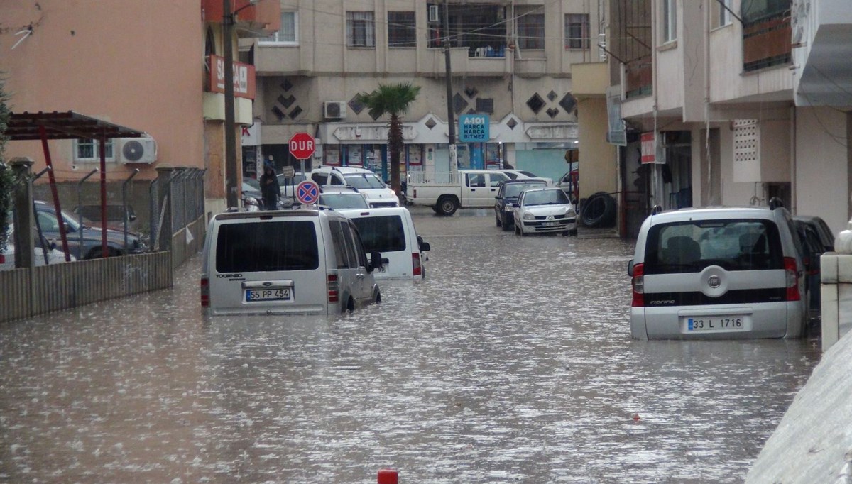 Mersin'de sel can aldı Mersin'de sel can aldı