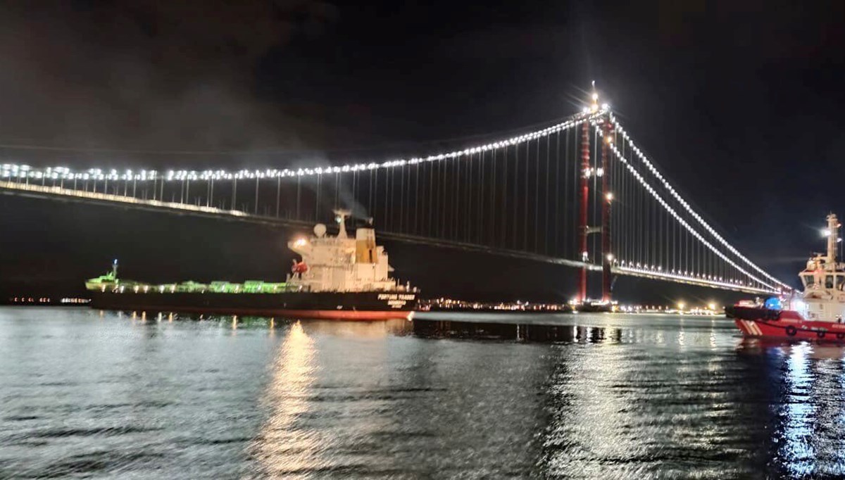 Liberya bandıralı kuru yük gemisi Çanakkale Boğazı'nda arızalandı