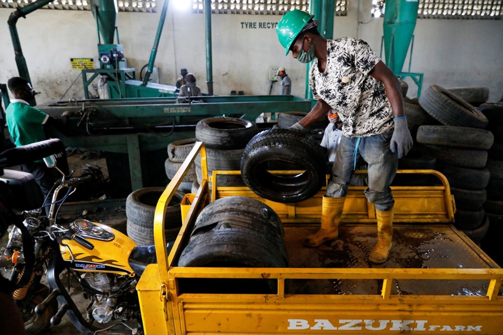 Nijerya’da ‘siyah altın’ girişimi: Kullanılmış lastikler geri dönüşüme kazandırılıyor - 13
