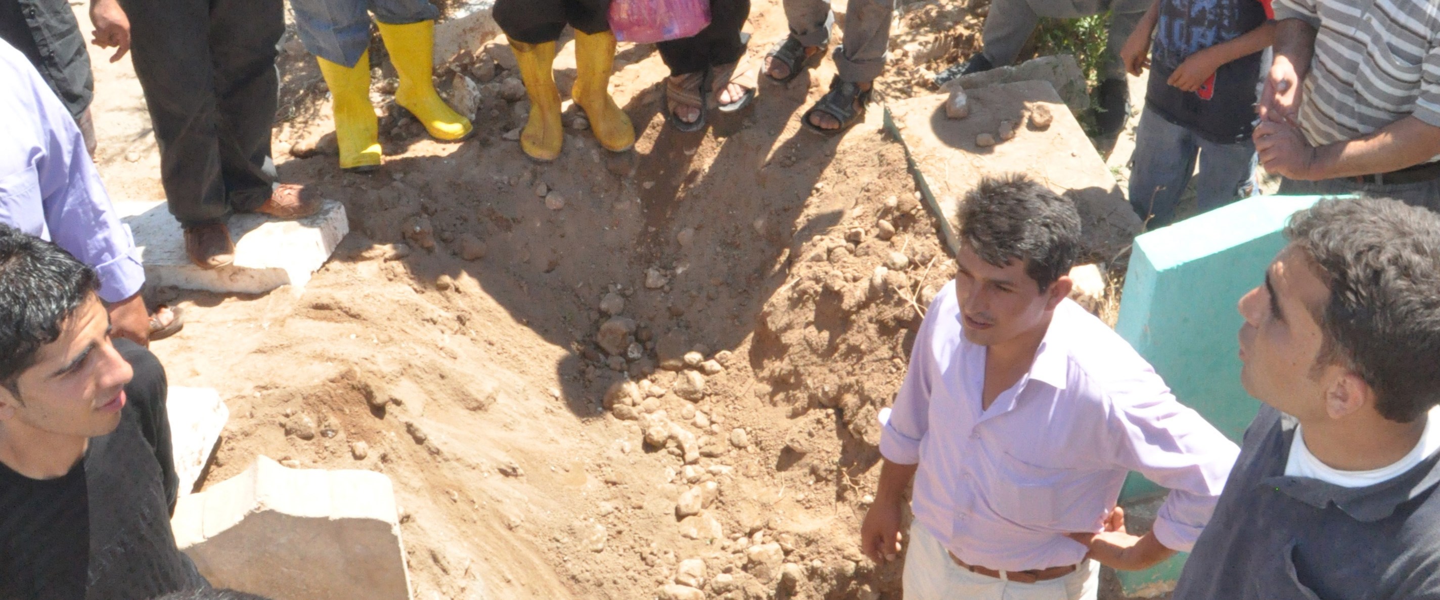 Mezardan ses gelince cesedi çıkardılar - Son Dakika Türkiye Haberleri