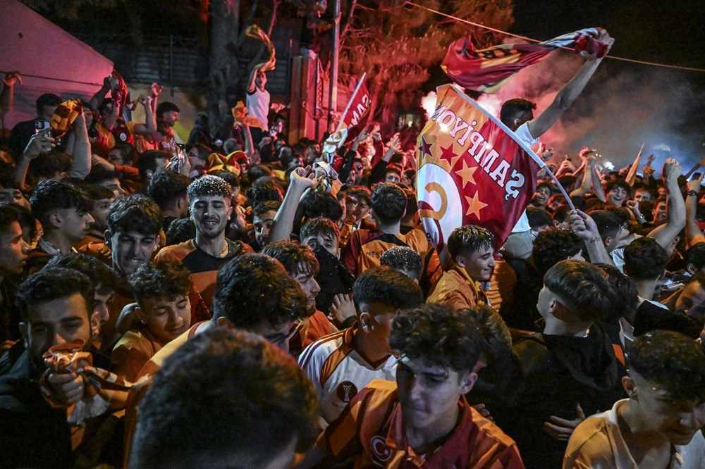 Galatasaray şampiyon oldu taraftar sokağa döküldü - 19