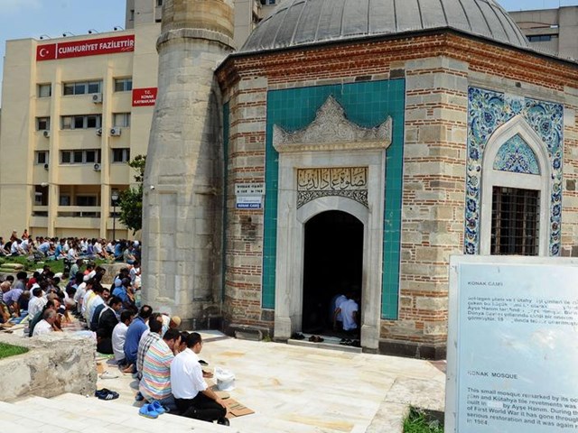 izmir in asirlik minyatur camisi ntv