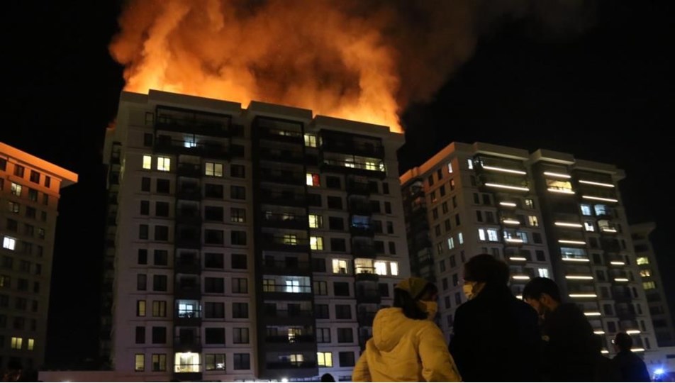 Eskişehir'de apartman görevlisince çıkarılan yangın söndürüldü