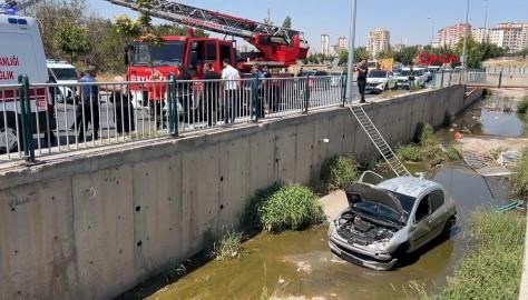 Kayseri’de otomobil sulama kanalına düştü