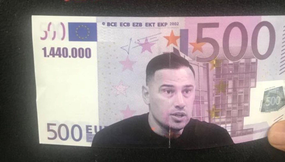 Kayseri'de Çağdaş Atan'a sahte euro ile tepki Kayseri'de Çağdaş Atan'a sahte euro ile tepki