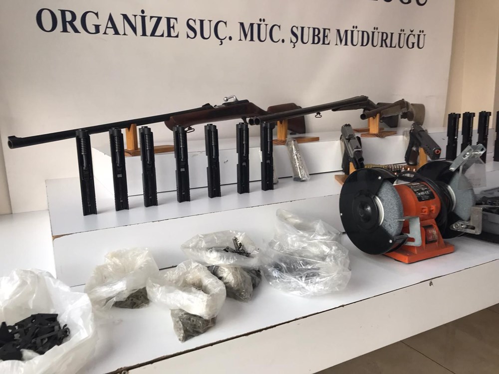 İstanbul'da silah operasyonu: Puma, flamingo, iguana ele geçirildi - 8