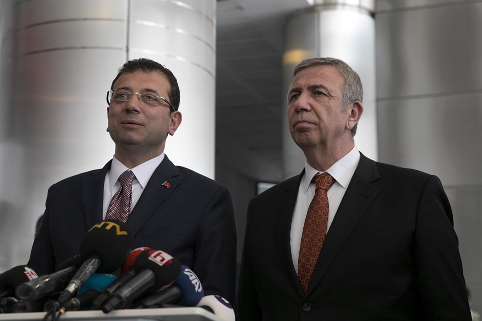 İstanbul Büyükşehir Belediye Başkanı Ekrem İmamoğlu ile Ankara Büyükşehir Belediye Başkanı Mansur Yavaş. 
