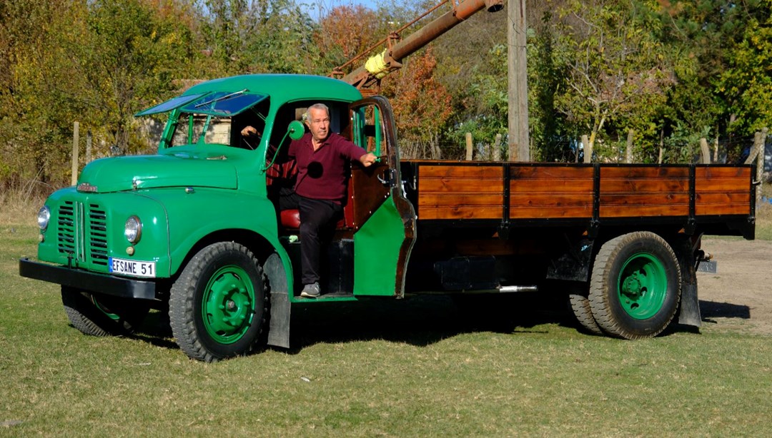 Babasından kalan 1951 model "Efsane"yi orijinal haliyle koruyor