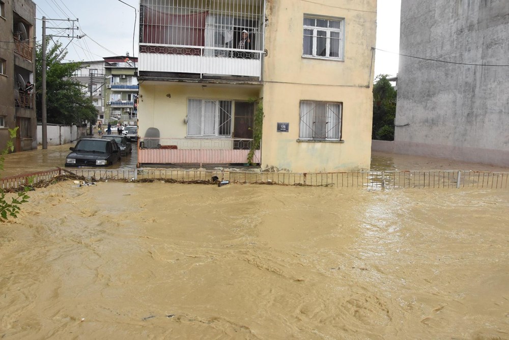 İzmir'de sağanak: Dereler taştı, evleri su bastı (İzmir hava durumu) - 7