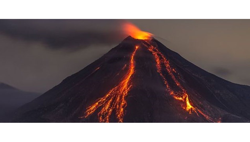 Вулкан дискавери. Вулкан Попокатепетль извержение. Гамчен вулкан Камчатка. Вулкан Мехико Везувий. Колима Мехико.