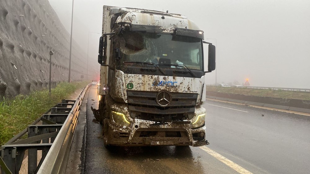 Bolu'da su baskını Düzce'de heyelan | TEM İstanbul yönü ulaşıma kapandı - 13