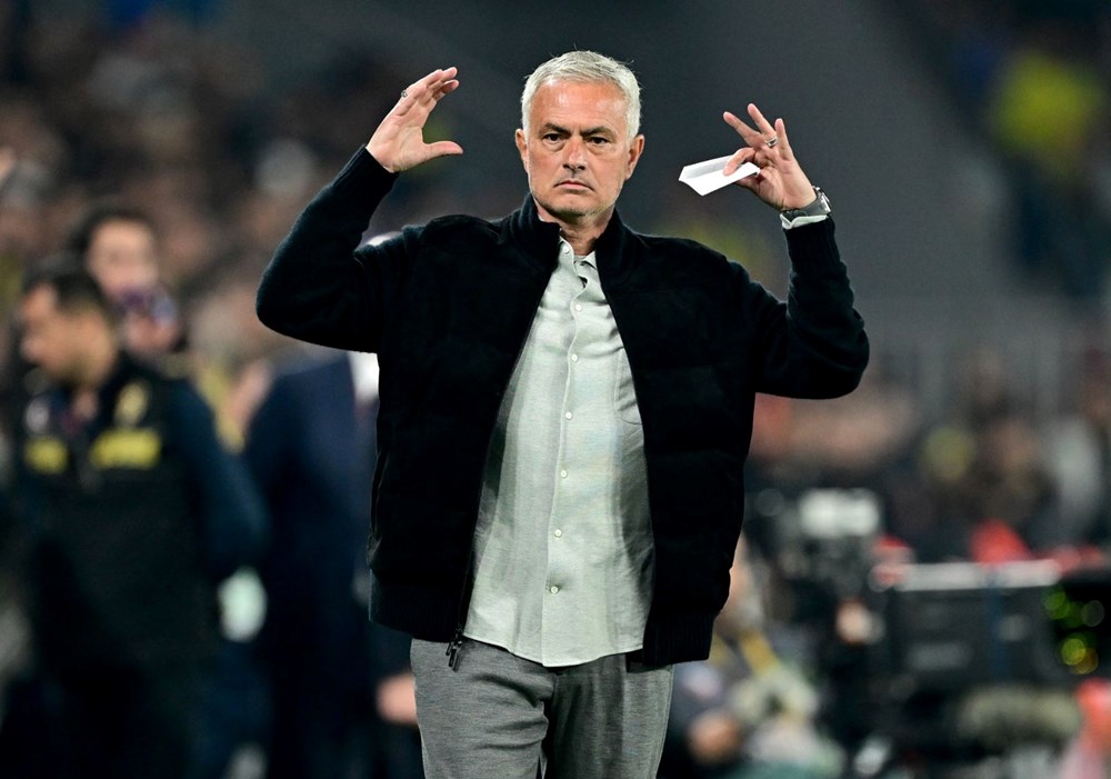 Jose Mourinho maç sonunda küplere bindi, muhabire kızdı: "Neden birebir şeyi soruyorsun?" 75 CEWN7HbCTE6nPO ggXuWRw