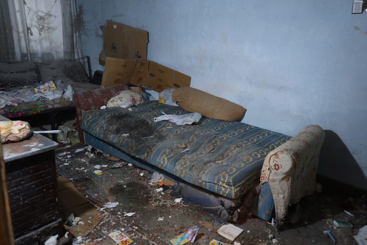 Çöp ev belediye ekiplerince temizlendi.