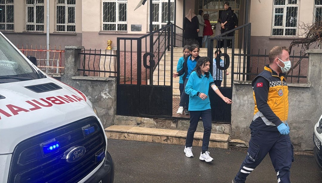 Kermesteki kek ve kurabiyeler hastanelik etti