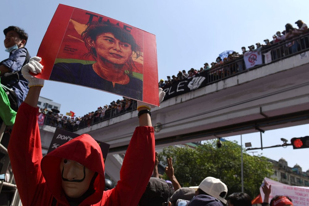 Askeri darbenin ardından Myanmar'da sular durulmuyor - 4